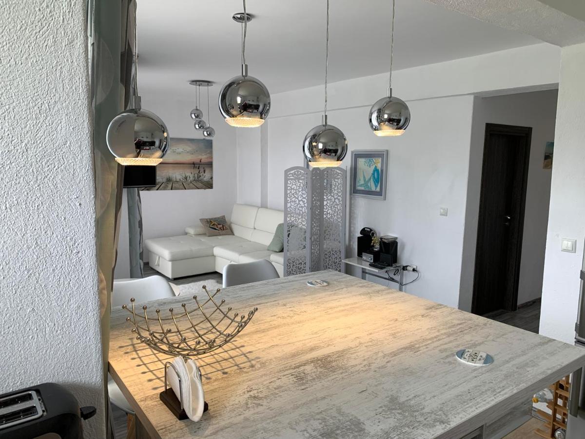 Oasis By The Sea Apartment Primorsko Bagian luar foto