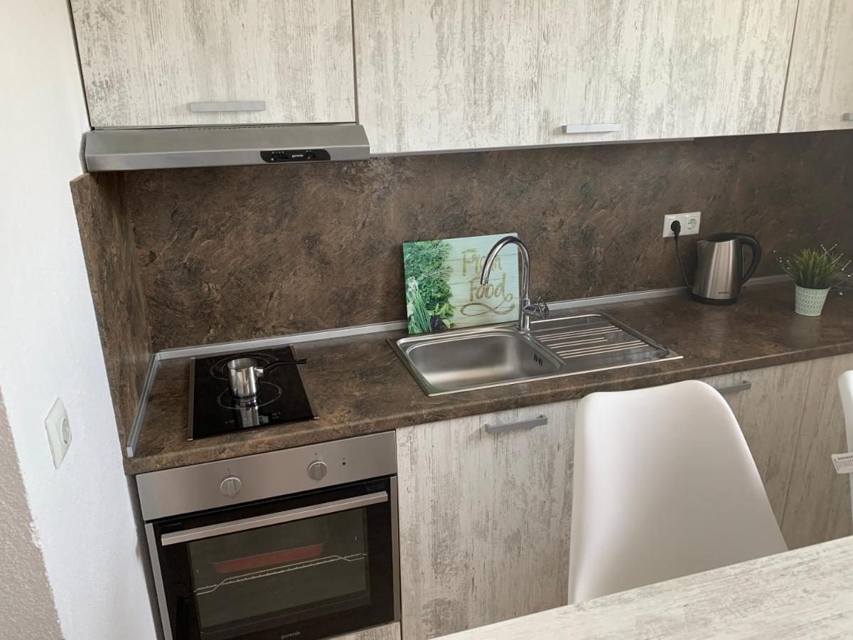 Oasis By The Sea Apartment Primorsko Bagian luar foto